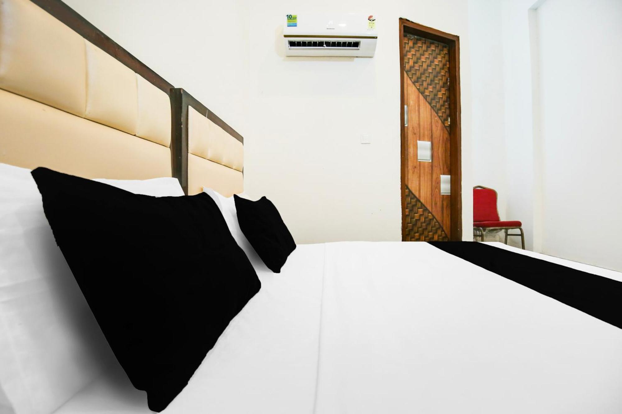 Hotel O Ravi & Banquet Lalewal Kültér fotó